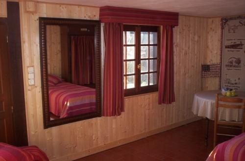 Manoir Du Val Harangt Bed and Breakfast Mardilly Rum bild