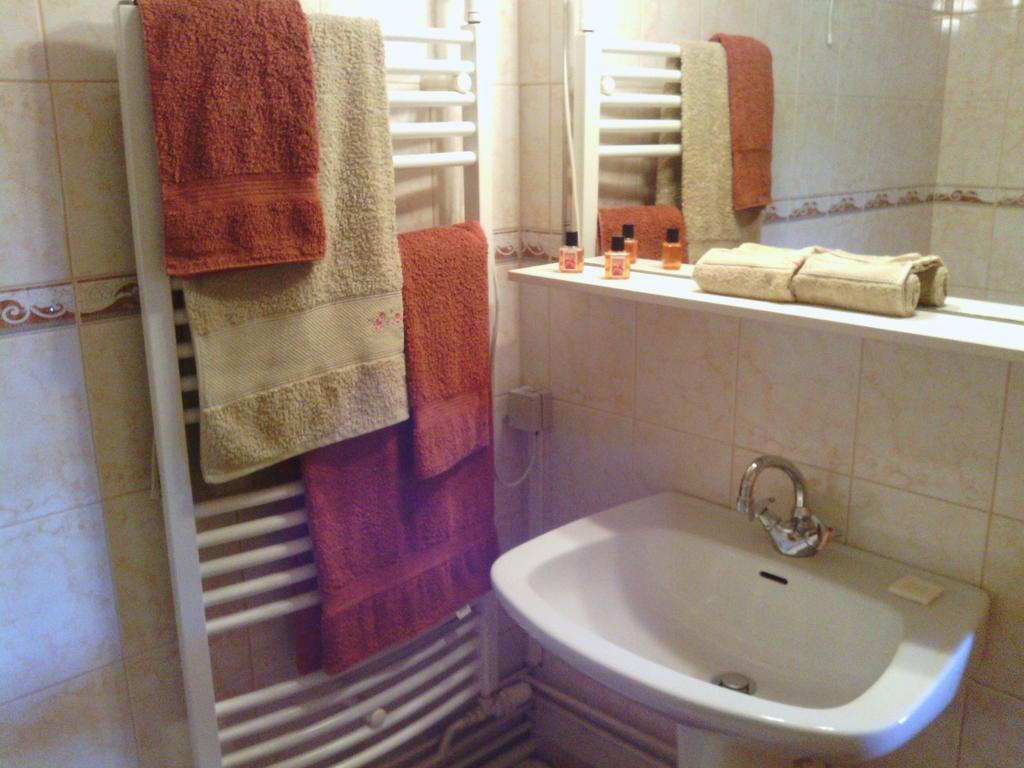 Manoir Du Val Harangt Bed and Breakfast Mardilly Rum bild